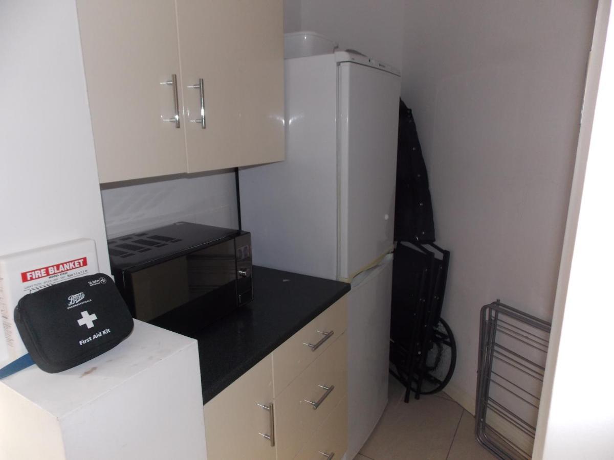 Waterside Apartment Ленчестър Екстериор снимка